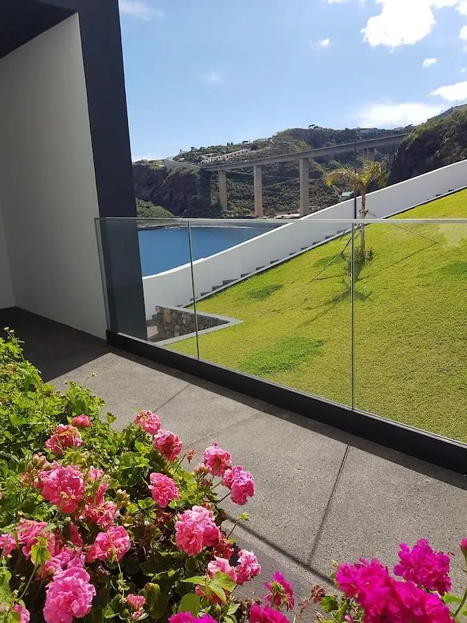 Apt.L- Cliff Residence Over The Ocean-500 Mbps Net Holiday home Gaula