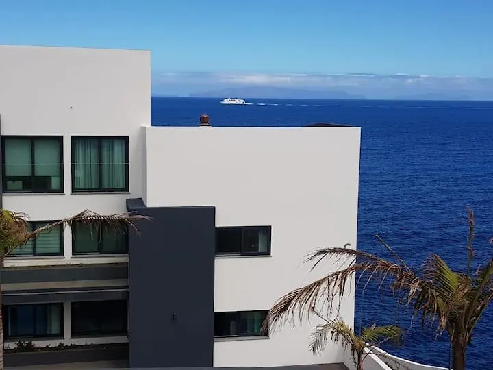 Apt.L- Cliff Residence Over The Ocean-500 Mbps Net Holiday home Gaula