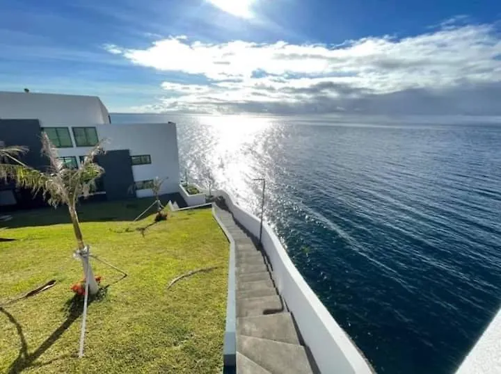 Apt.L- Cliff Residence Over The Ocean-500 Mbps Net Holiday home Gaula